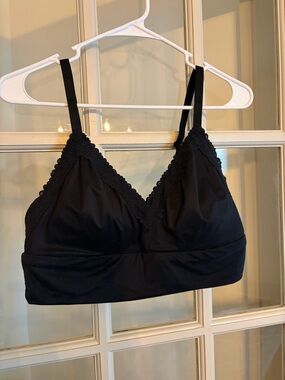 Aerie Black Wireless Bra Size Large Adjustable
Straps Lightly Lined